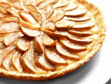 baked pear tart